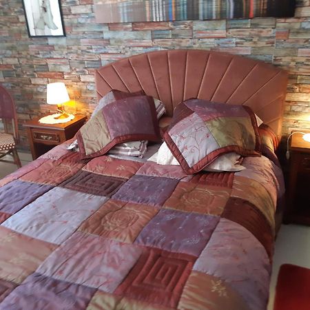 Chambre Lit Double Dans Pavillon , Chez Lilyanne Tonnay-Charente Екстер'єр фото