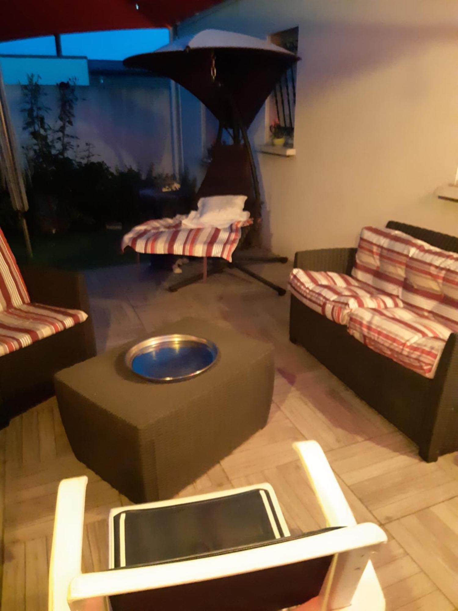 Chambre Lit Double Dans Pavillon , Chez Lilyanne Tonnay-Charente Екстер'єр фото